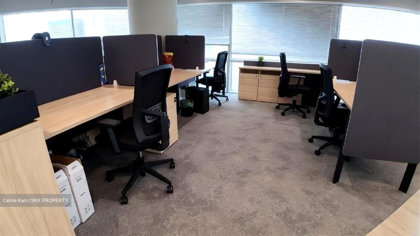Gateway East (D7), Office #622688771